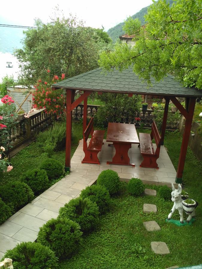 Apartmani Villa Radovic Risan Esterno foto