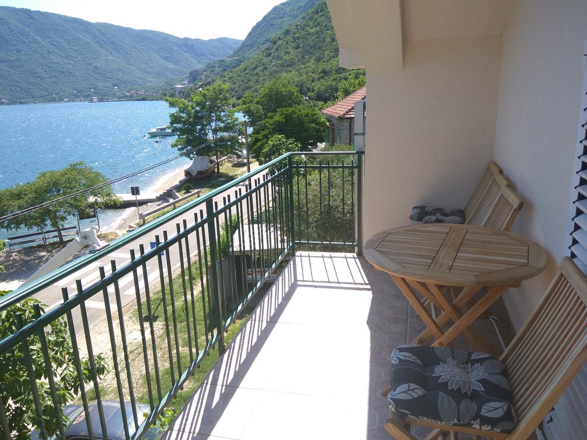 Apartmani Villa Radovic Risan Esterno foto