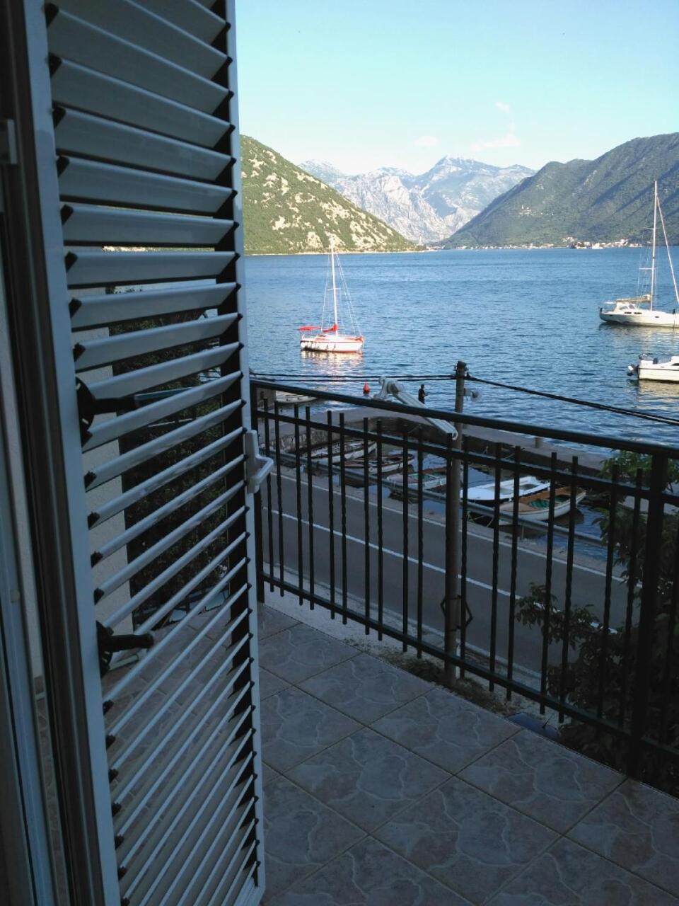 Apartmani Villa Radovic Risan Esterno foto