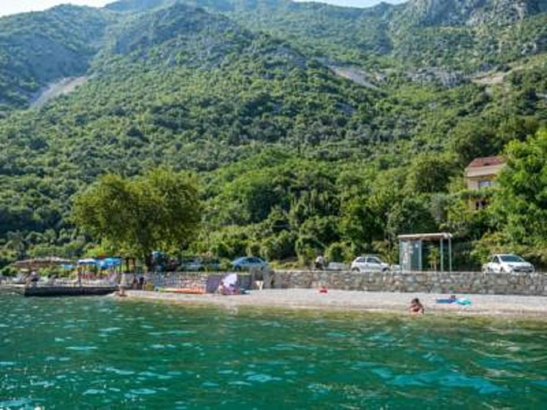 Apartmani Villa Radovic Risan Esterno foto